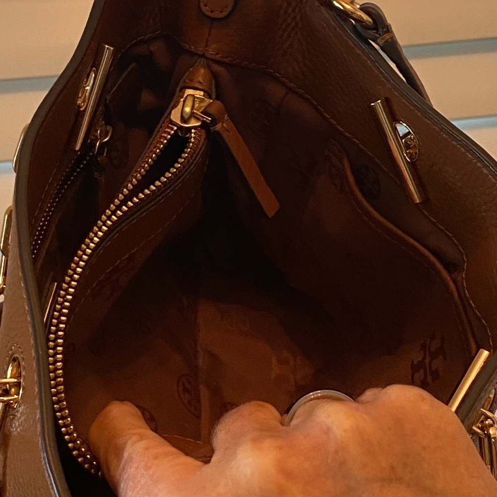 Tory Burch Tan Structured Tote with Gold Logo - Picture 7 of 10